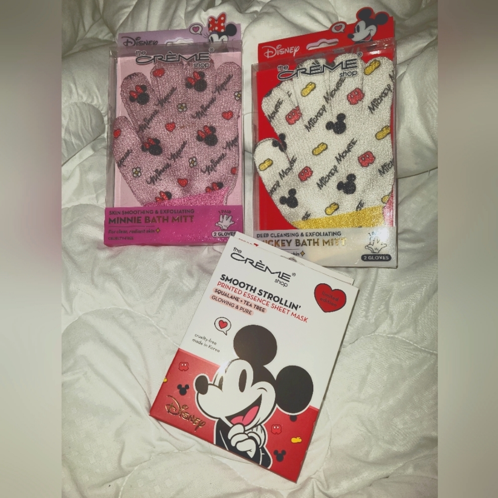 The Creme Shop Disney Mickey and Minnie bath mits and Mickey Face mask